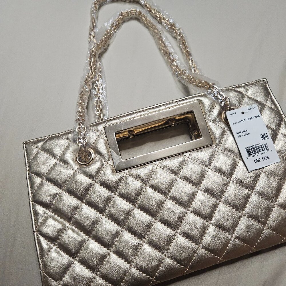 Gold shoulder bag with chain strap
